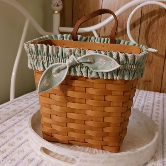 1996 Longaberger Tall Key Basket with Green Leaf Patterned Garter - Picture 9 of 14